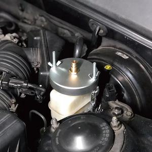 AllSupply Taiwán 4PCS Juego de adaptadores de llenado de frenos Herramientas esenciales de reparación de vehículos - Product Image 2