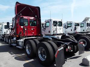 Camión Freightliner Cascadiaa 125 Day Cab Usado EN EXCELENTE ESTADO - 455HP, Transmisión Automática de 12 Velocidades, Listo para Enviar - Product Image 3