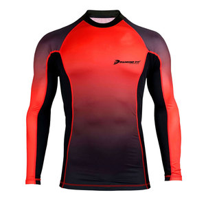 Último diseño de los hombres Rash Guard Ropa deportiva Precio barato más vendido Rash Guard con logotipo personalizado hecho en Pakistán - Product Image 1