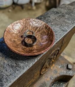 Plateau en cuivre martelé à la main, décoration en cuivre de qualité export, plateau en cuivre artisanal indien, accessoires de table haut de gamme - Product Image 5