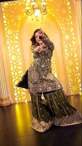 Ensemble haut et palazzo Gmy Silk avec broderie lourde et séquence de codage, et dupatta Gmy Silk avec broderie et séquence de codage - Product Image 3