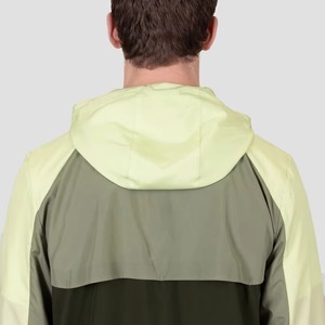 Chaqueta cortavientos con capucha para hombre, ligera y personalizada, lona amarilla, secado rápido y protección solar para uso en invierno al aire libre - Product Image 5