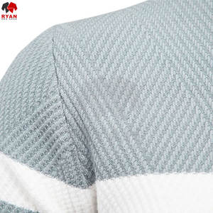 Sweat-shirt imprimé de logo personnalisé en gros pour hommes Sweatshirts d'hiver en coton mélangé de haute qualité Basics Nouveau design pour hommes - Product Image 3