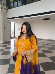 Salwar Kameez de Seda Satén Natural, Completamente Cosido, Listo para Usar, Bordado con Lentejuelas, Mangas Largas, Reversible, Moderno para Fiestas - Product Image 3