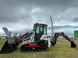 Mini Retroexcavadora Hidromek 62T con Motor Diésel, Cilindro Hidráulico Huade de Alta Eficiencia - Product Image 4