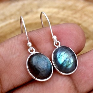 Boucles d'oreilles pendantes de style bohème Boucles d'oreilles en argent Design de bijoux en labradorite Boucles d'oreilles en argent sterling massif 925 pour femmes - Product Image 3