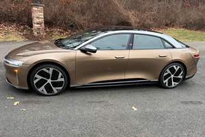 L-ucid Air Dream Edition Performance d'occasion de 2022, environ 4400 miles, 1111 chevaux, double moteur, transmission intégrale, non modifiée - Product Image 2