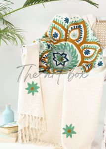 Manta de Algodón Suave y Cálida para Invierno, Estilo Moderno y Lujoso, Hecha a Mano, con Borlas Bordadas, 50x70 Pulgadas, Marca ART BOX - Product Image 2