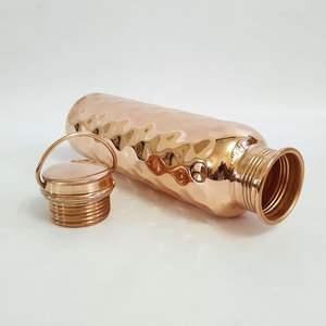 Botella de Cobre Ecológica Pulida a Mano con Gran Capacidad para Entusiastas de la Ayurveda - Product Image 5