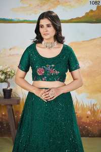 Diseñador Color Verde Lehenga Choli con Hermosa Blusa - Product Image 3