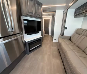 รถบ้านมือสองราคาประหยัด ปี 2025 2024 2023 รุ่น Class A GEORGETOWN 7 SERIES 36D Forest Rivers รถบ้านเคลื่อนที่ Class A RV Campers - Product Image 3