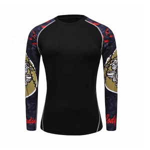 Vente en gros de hauts de surf pour femmes, respirants, écologiques, à manches longues, UPF50, sublimation, manches longues, polyester, spandex, rash guards - Product Image 1