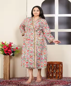 Bata envolvente de algodón suave para mujer con diseño de estampado floral con bolsillos laterales en la cintura con cinturón para ropa de descanso diaria o ropa de dormir - Product Image 1