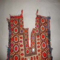 Vêtements vintage pour filles Banjara avec travail miroir et broderie tribale, applique en tissu usagé pour la confection de robes