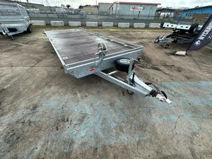 Remorque à plateau plat 18 pieds x 7 pieds 3500 kg à triple essieu avec barrières latérales amovibles 5,5 m x 2,2 m pour le transport de machines Disponible à bon prix - Product Image 3