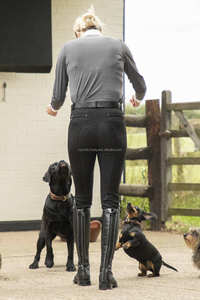 Culottes d'équitation pour femmes en gros - Logo et taille personnalisés, similicuir léger pour la compétition - Product Image 4