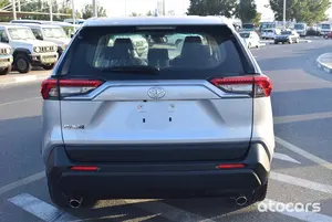 <span class=keywords><strong>Toyota</strong></span> RAV 4 d'<span class=keywords><strong>occasion</strong></span>, toutes options, couleur argent, 2020, démarrage par bouton-poussoir, essence, prête à être expédiée dans le monde entier - Product Image 6