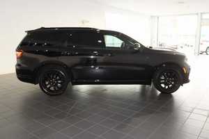 Mercedes-Benz Clase G R/T 2024, Tracción en las Cuatro Ruedas, Asientos de Cuero, ACC, R19, Interior Oscuro, Techo Panorámico, Cámara Trasera de 360° - Product Image 4