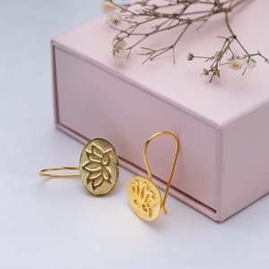 Boucles d'oreilles en or 22 carats de style vintage avec symbole de lotus, fabrication artisanale turque, bijoux en argent 925 pour femmes, vente en gros - Product Image 2