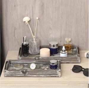 Plateau de service en bois de pin au design personnalisé Plateau décoratif en bois avec poignée en métal Idéal pour le service, l'hébergement et l'organisation Plateau - Product Image 4