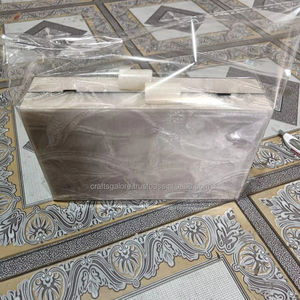 Embrague de caja de resina acrílica artesanal para mujer, diseño de lujo hecho a mano, embrague de mujer de moda de India - Product Image 1