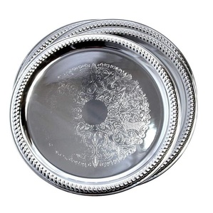 Plateau rectangulaire en métal écologique de luxe pour servir des collations et des desserts - Product Image 2