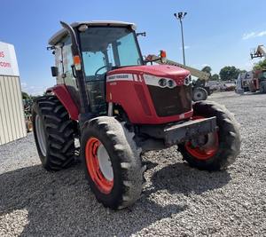Tractor Agrícola Usado Massey Ferguson 4610M de 2015 con Motor, Bomba, Caja de Cambios y Rodamientos - 100 HP 4500 kg - Product Image 2
