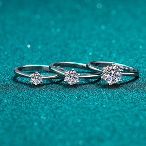 Anillo de compromiso de ajustes de diamantes personalizados de corte brillante redondo de Plata de Ley 925 anillo de moissanita de 0,5 quilates - Product Image 4