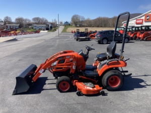 Tracteur tondeuse autoportée compact Kioti CS2510 de qualité industrielle, moteur à essence 4 temps, idéal pour mini-ferme et jardin, meilleur prix, vente chaude - Product Image 2