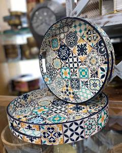 Plateau rond en résine à motif patchwork coloré pour servir des collations au thé et au café Paquet de 20 pièces - Product Image 2