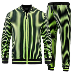 Vente en gros d'ensemble de jogging Slim Fit décontracté personnalisé en polyester léger vêtements de sport respirant survêtements à capuche design solide hiver - Product Image 1