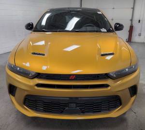 Qualité d'exportation supérieure 2024 D o d g e Hornet R/T Plus - Product Image 1