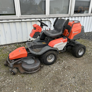 Tondeuse à gazon autopropulsée télescopique P524 d'occasion 2013 avec bac de ramassage, moteur 4 temps, alimentée au diesel industriel 1070 - Product Image 2