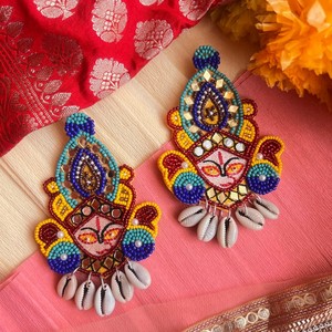 Boucles d'oreilles à clous de créateur, boucles d'oreilles multi-perles personnalisées, bijoux de fête pour femmes au meilleur prix, boucles d'oreilles à perles - Product Image 4