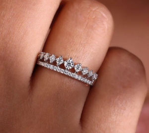 Bague en diamant Moissanite de forme ronde blanche Bague de fiançailles personnalisée en argent sterling 925 et autres bijoux en diamant - Product Image 3