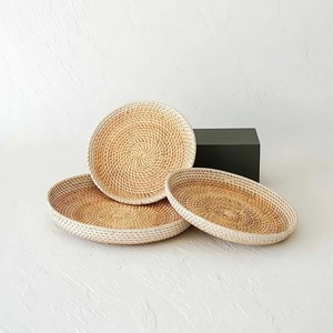 Plateau rond en rotin fait à la main avec des coquillages, artisanat, cadeau de Noël parfait et décoration d'intérieur - Product Image 5