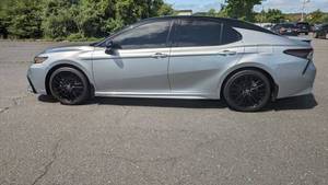 โตโยต้า แคมรี่ ไฮบริด XSE ซีดาน ปี 2023 เกียร์อัตโนมัติ เบาะหนัง หลังคาพาโนรามิกซันรูฟ - Product Image 4