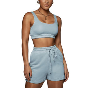 Vente en gros en ligne de vêtements de jogging en coton confortable ensemble haut court et pantalon court avec logo personnalisé de haute qualité pour femmes motif solide - Product Image 2