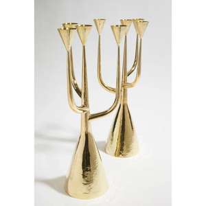 Bougeoir artisanal en laiton avec de beaux détails en relief et un éclat doré poli à la main pour une élégance intemporelle - Product Image 2