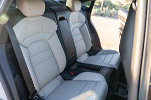 Porsche Taycan 2022 SUPER LIMPIO, LISTO PARA ENVIAR - Product Image 6