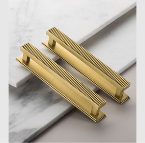 Poignées de porte en laiton massif de qualité supérieure pour armoires et tiroirs, élégantes poignées de meubles avec un attrait vintage, décoration intérieure - Product Image 6