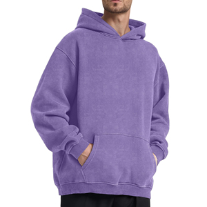 เสื้อฮู้ดผู้ชายขายส่งที่มีไหล่ตกและกระเป๋าลึกที่ดูสะอาดและเป็นทางเลือกที่สมบูรณ์แบบสำหรับโยกสไตล์เรียบง่าย - Product Image 3