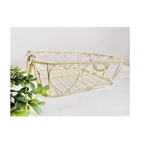 Panier à serviettes en métal doré pour maisons élégantes offrant une organisation soignée et un aspect propre pour la configuration des repas quotidiens - Product Image 1