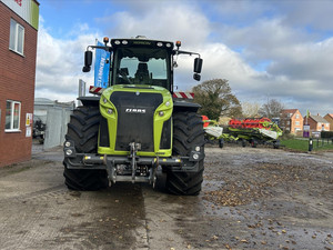 Control de Joystick para CLAAS 850 AXION, Tractor Agrícola Usado con Caja de Cambios y Motor, 100% Listo para el Trabajo, Excelente Estado para Cultivo Agrícola - Product Image 4