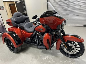 Nueva Motocicleta Trike FLHTCUTG - Tri Glide Ultra 2024-2025, Entrega a Domicilio - Product Image 6