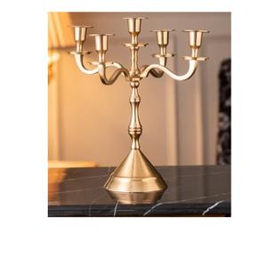 Candelabros de latón de cuatro brazos hechos a mano de diseño moderno de lujo para decoración de festivales a precio de exportación - Product Image 2