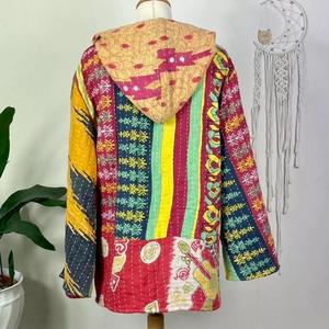 Blousons d'aviateur en soie réversibles de luxe pour femmes Design personnalisé et options de tissu d'un fabricant vérifié disponibles à la vente - Product Image 2