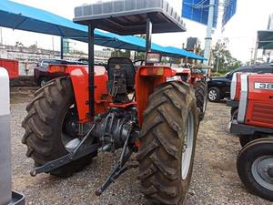 Tractor Multifuncional Massey Ferguson 375 2WD/4WD y Accesorios Agrícolas - Product Image 2