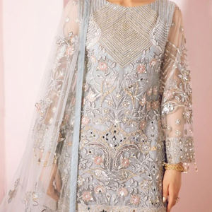 Robes de soirée de luxe élégantes et belles costumes 3 pièces robe de soirée de style dernier cri brodé sur mesure - Product Image 3