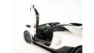 Aventador LP 780 4 Ultimae Coupé AWD 2024 Usado, Certificado, Transmisión Automática, Techo Panorámico, Asientos de Cuero - Product Image 3